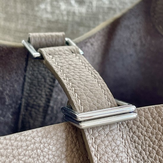 Gris Tourterelle Togo and Lilac Chèvre Picotin Style Bucket Bag Size 18